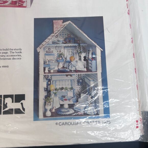VTG Carousel Crafts Doll House Decorator Kit Wallpaper Doll Furniture Clothes - Picture 4 of 13